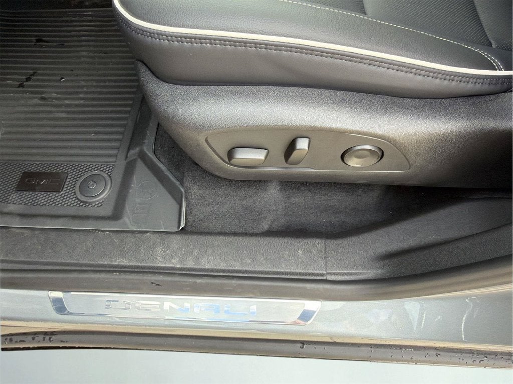 2027 GMC Acadia Denali