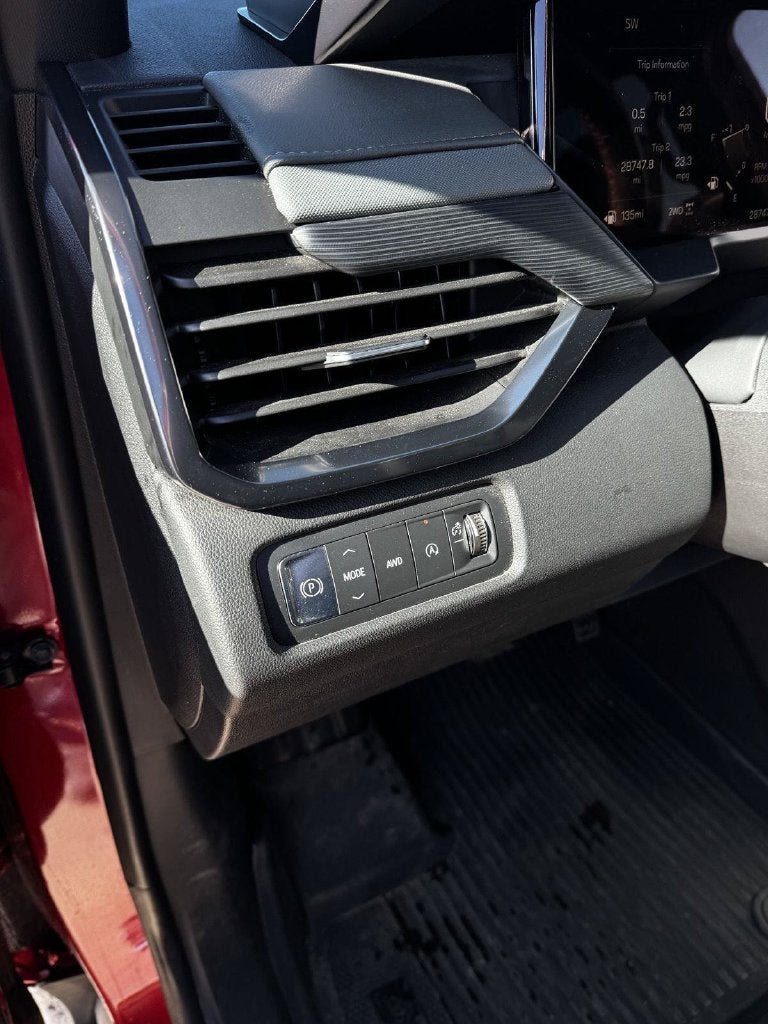 2025 GMC Acadia AT4