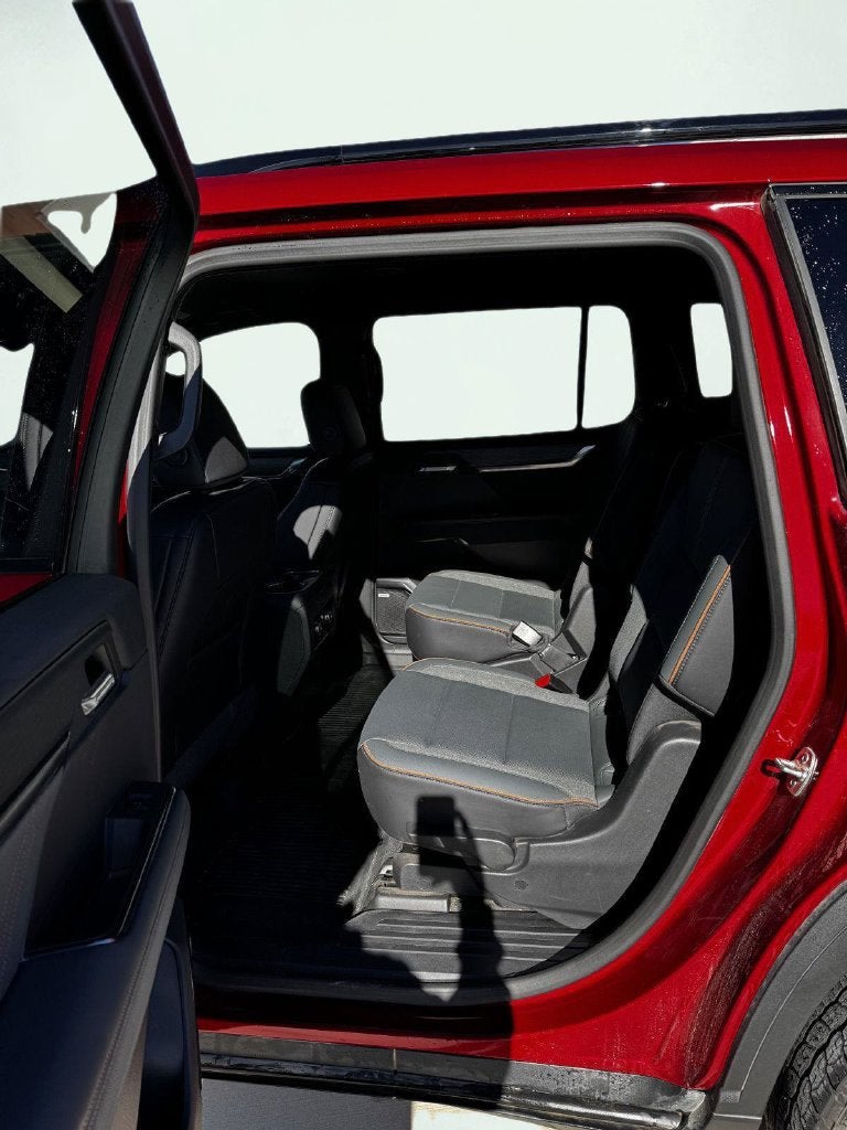 2025 GMC Acadia AT4
