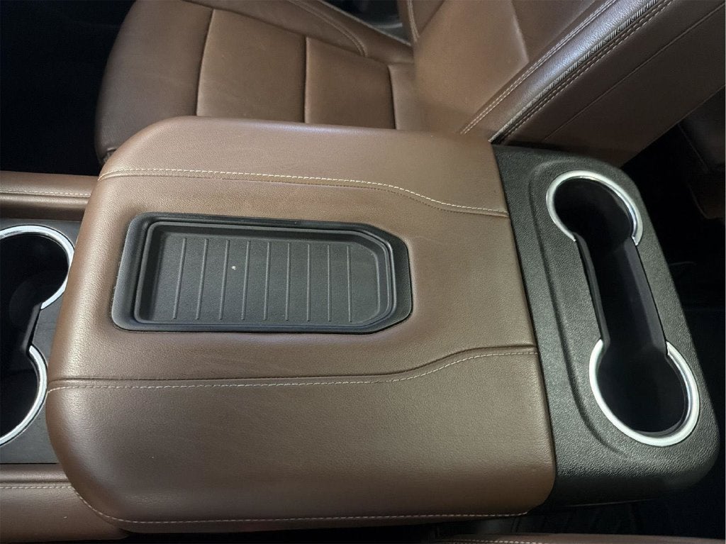 2022 Chevrolet Suburban Base
