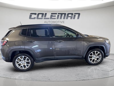 2022 Jeep Compass Latitude Lux