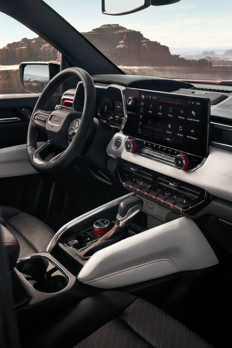 2026 GMC Canyon infotainment system at Le Mars GMC in LE MARS IA